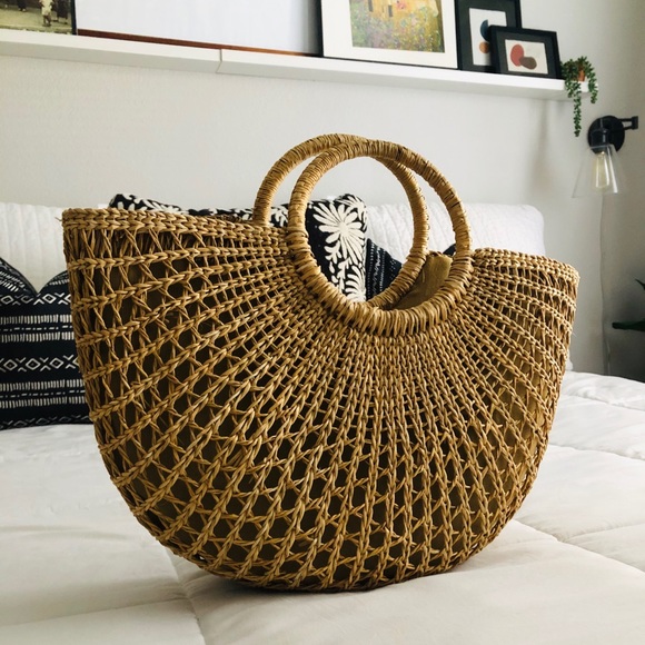 Woven Handbag - Picture 2 of 4